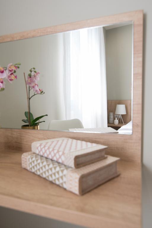 Riaki Apts Малиа Екстериор снимка