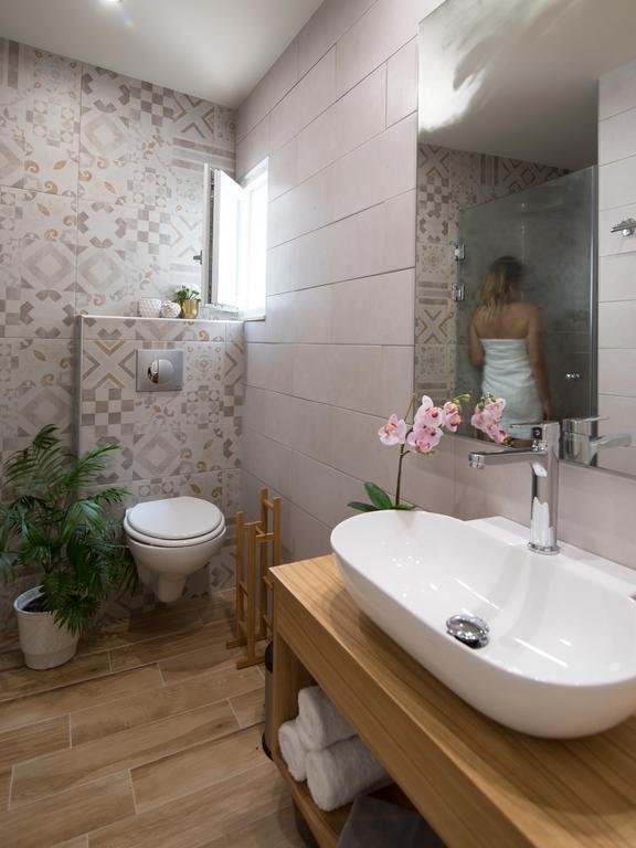 Riaki Apts Малиа Екстериор снимка